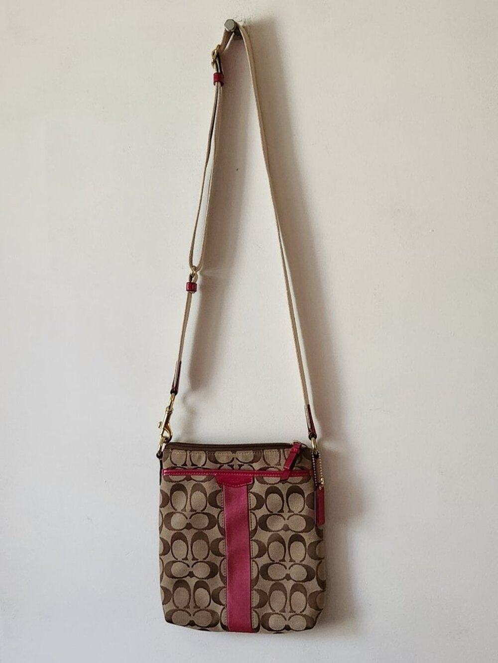 Coach signature stripe swingpack crossbody pink stripe VGUC*